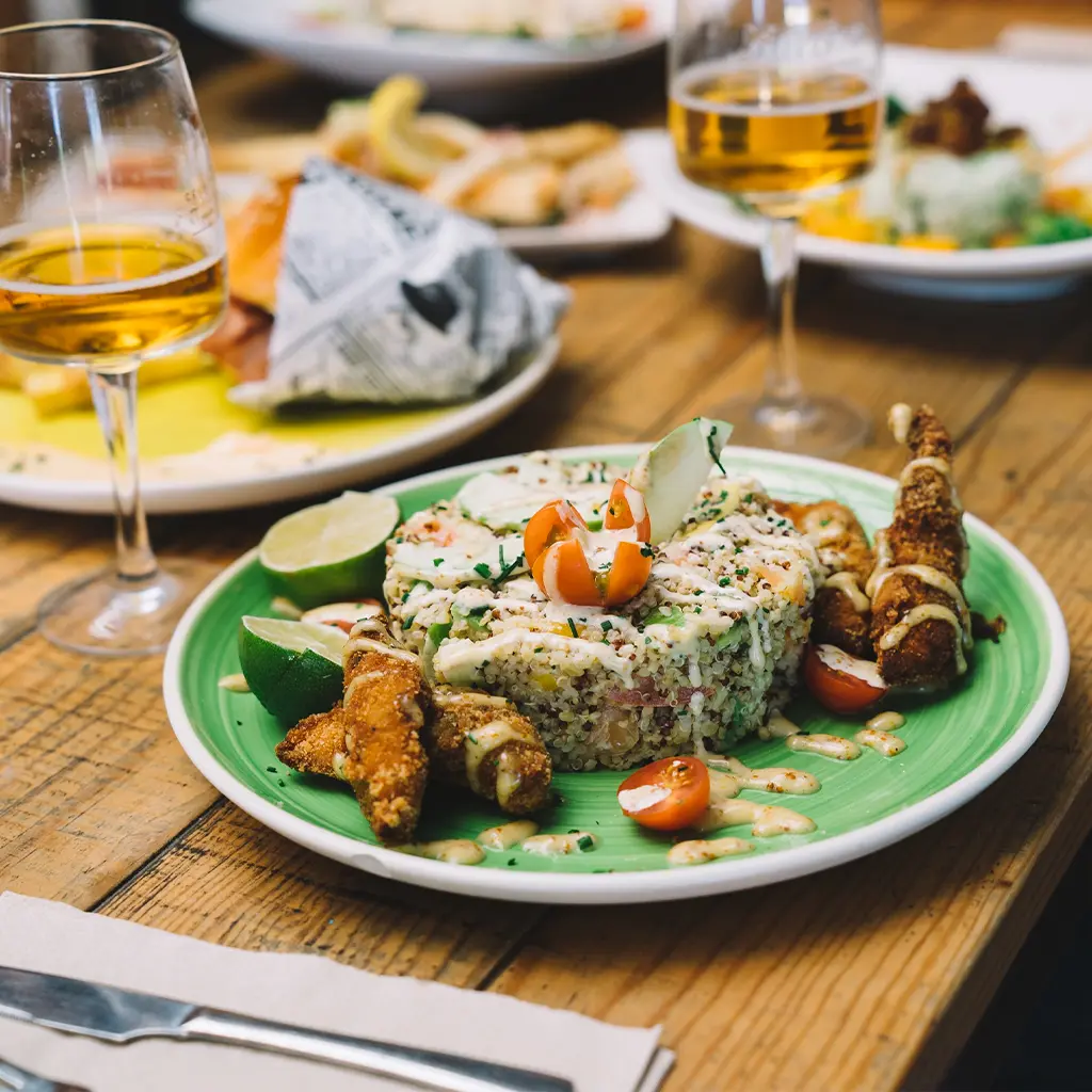 Profissional trabalhando em um negócio de gastronomia